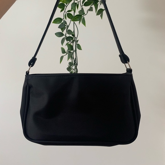 Black Mini Bag 🖤 - Picture 2 of 7